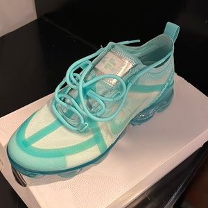 Womens  Nike vapor max 2019